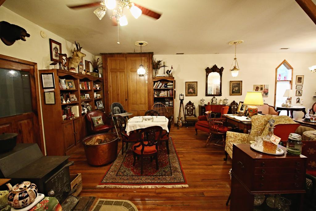 Ebenezer House Bed & Breakfast Burtonsville Екстер'єр фото