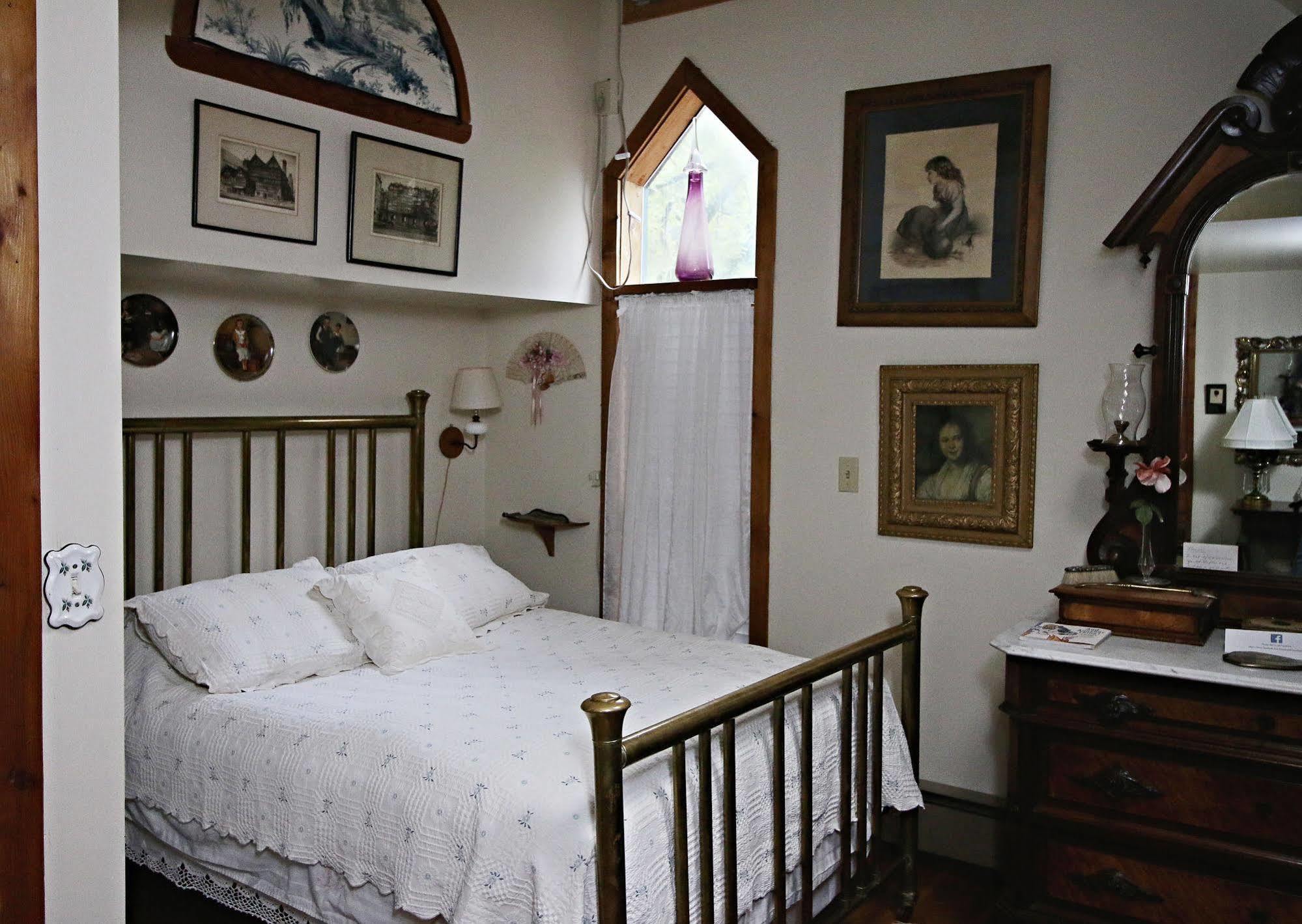Ebenezer House Bed & Breakfast Burtonsville Екстер'єр фото