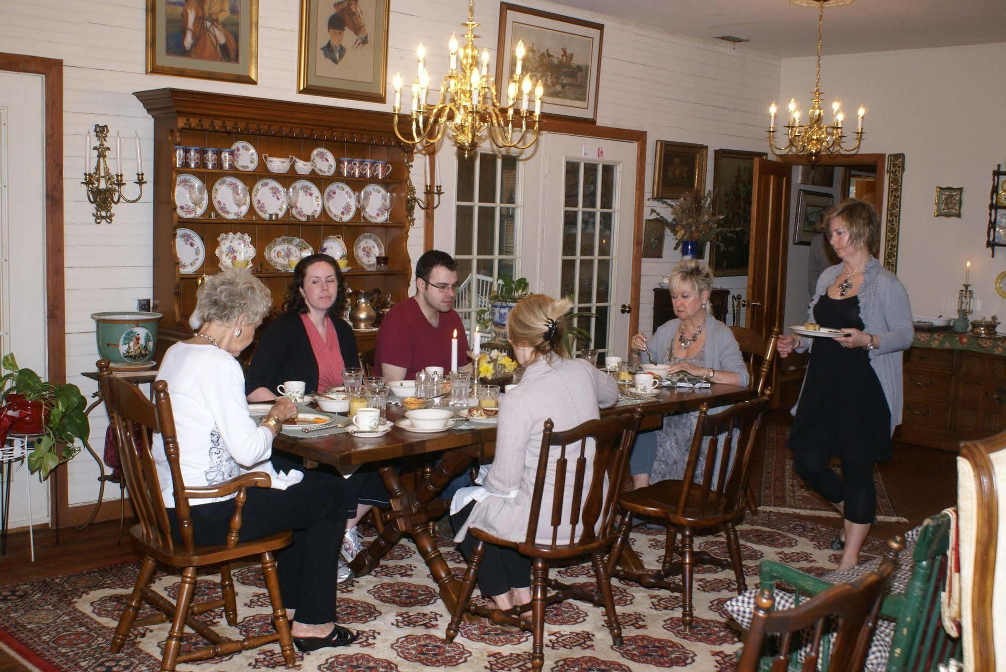 Ebenezer House Bed & Breakfast Burtonsville Екстер'єр фото